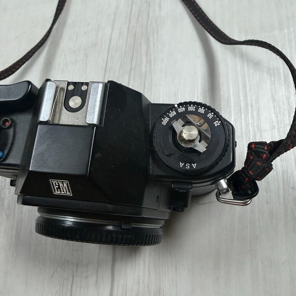 Nikon EM 35mm Film SLR Camera Body, Black (Body Only) for parts or repair - Picture 3 of 6